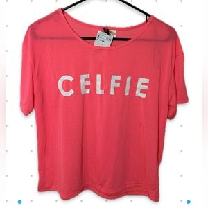 H&M NWT Neon Pink 'CELFIE' Tee Women’s Medium